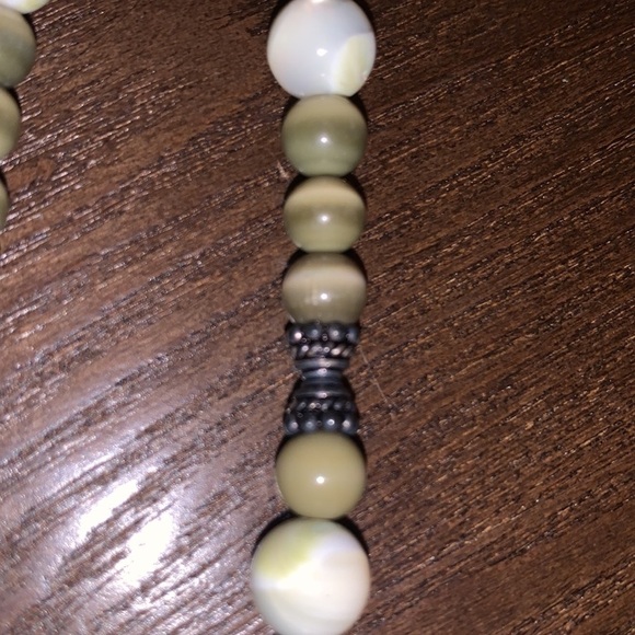 Green & Silver Stone Necklace & Earring Set Light Green Agate Like Beads - Picture 8 of 9